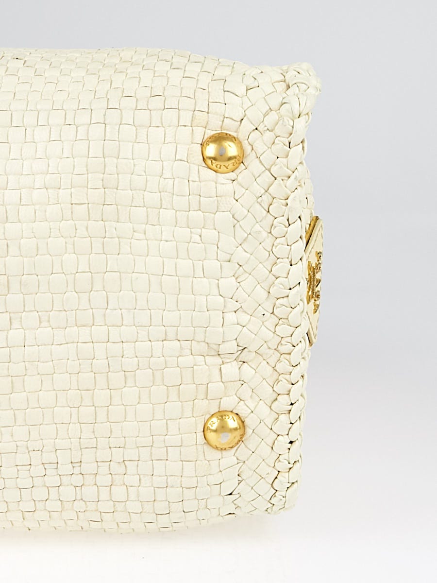 Chanel 19 Flap Bag Beige For Women 10.1In26cm - Buzzbify