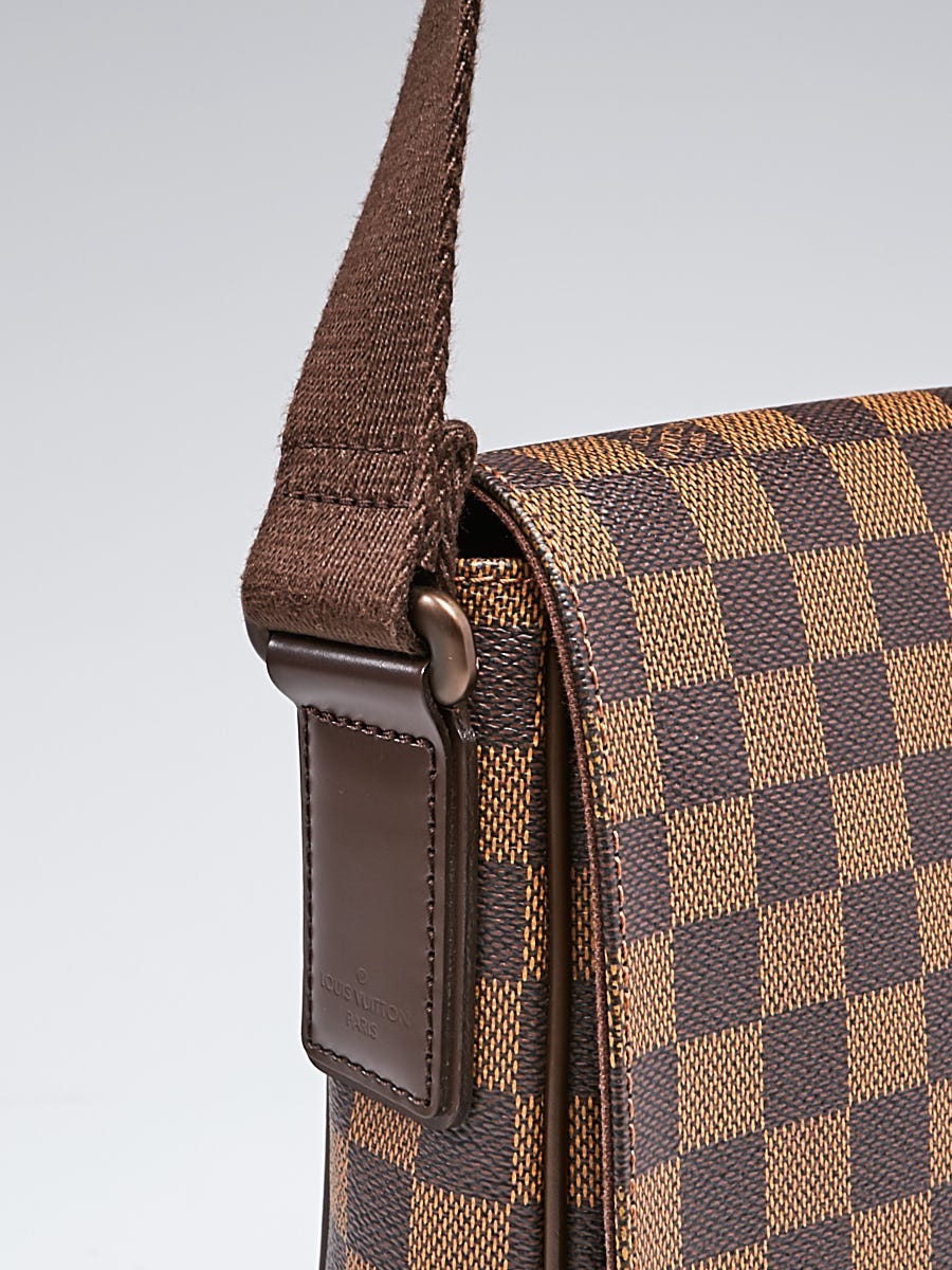 Louis Vuitton Damier Graphite Canvas District MM Messenger Bag - Yoogi's  Closet