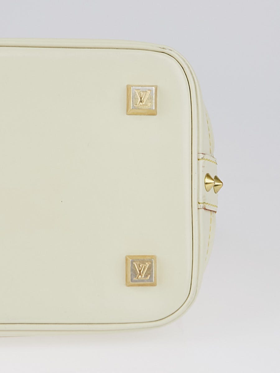 LOUIS VUITTON ホワイト ミュール　⭐︎箱、保存袋、取説あり⭐︎ Louis Vuitton White Suhali Leather Lockit PM Bag | Yoogi's Closet