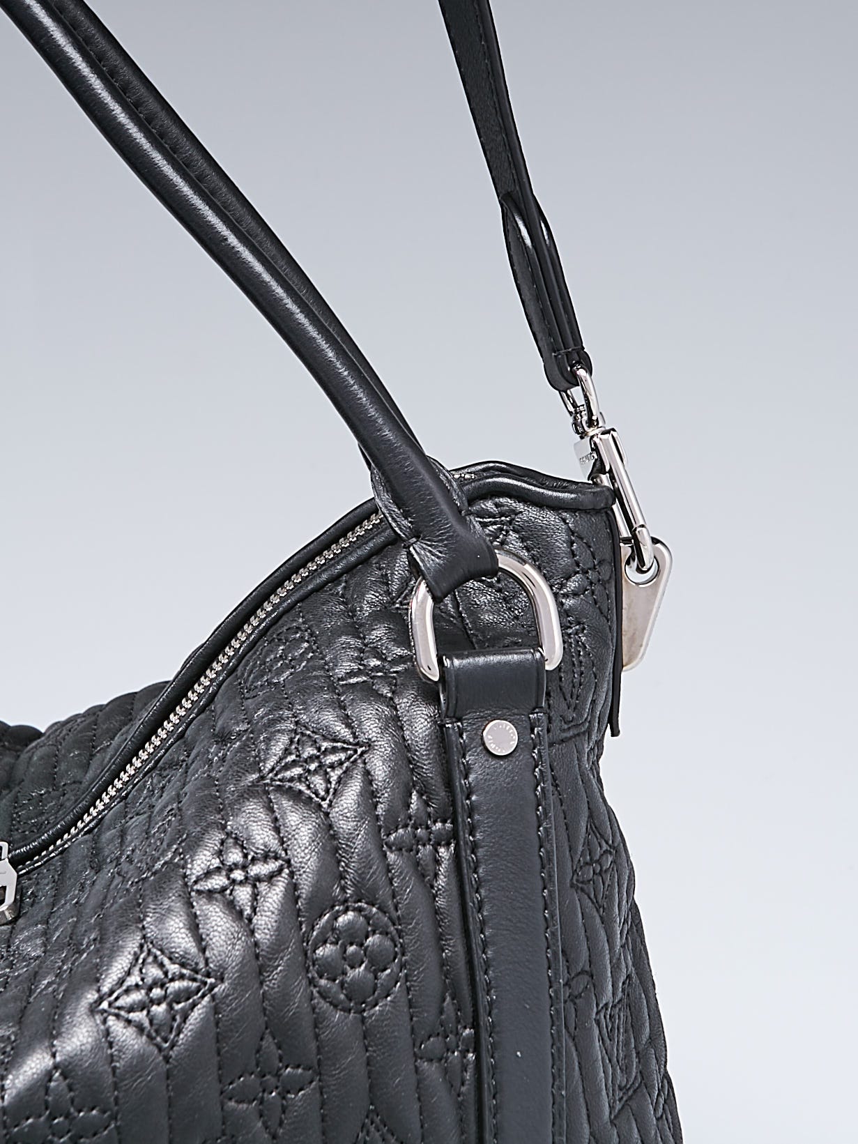 Antheia leather handbag Louis Vuitton Black in Leather - 37183538