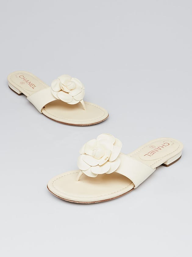 Chanel White Leather Camellia Flower Thong Sandals Size 7.5/38