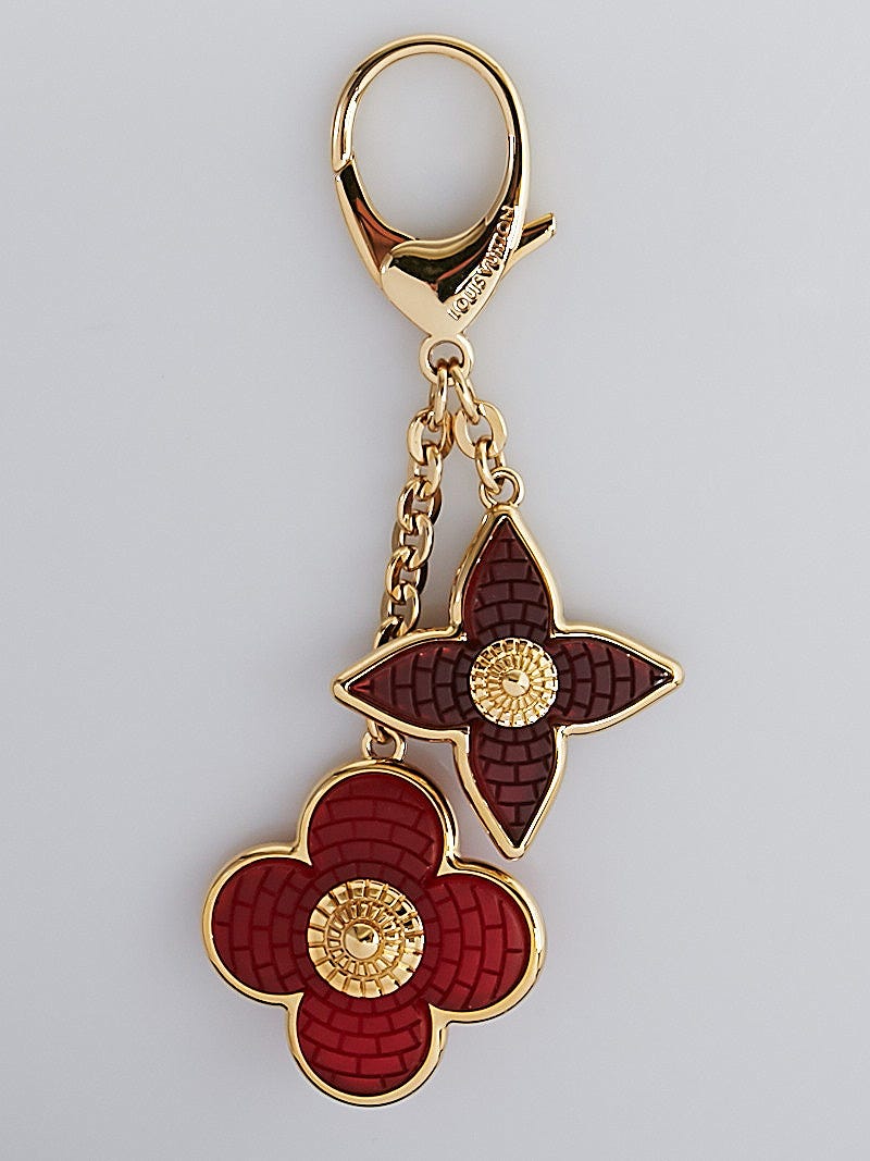 Louis Vuitton Red Resin Mosaic Monogram Flower Key Holder and Bag Charm -  Yoogi's Closet