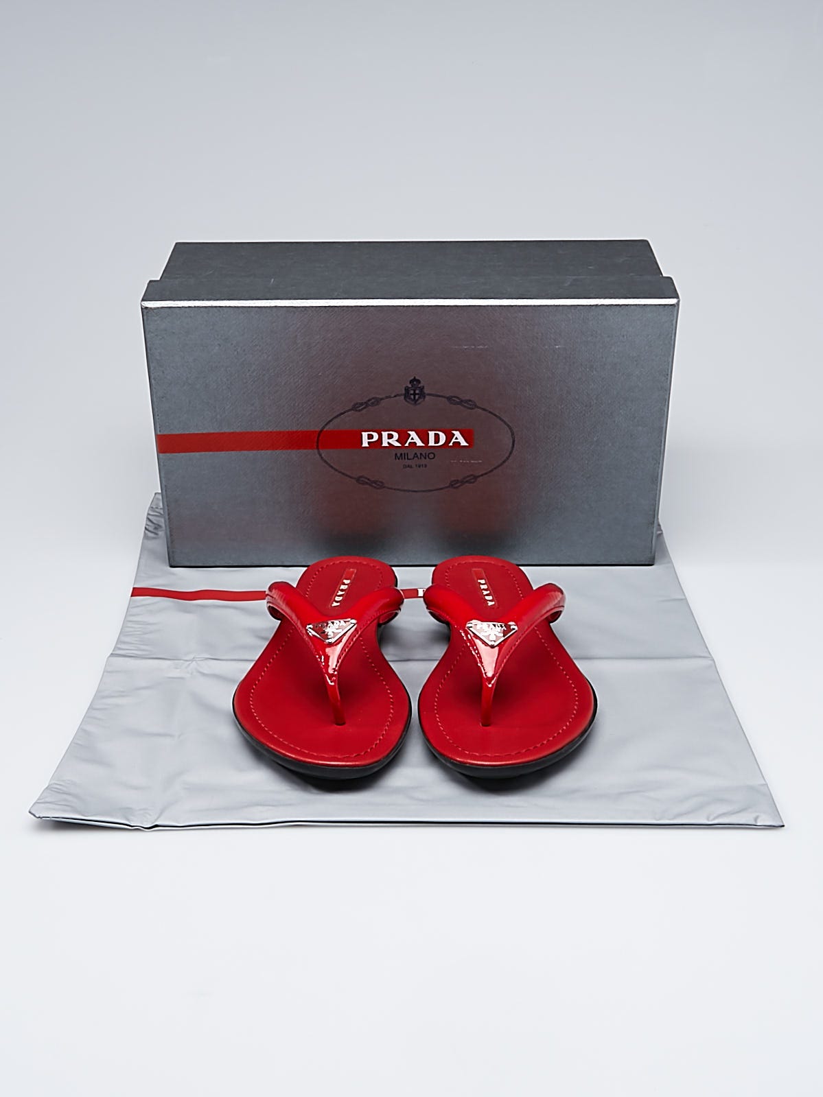 Prada Red Patent Leather Thong Sandals Size 7/37.5 | Yoogi display picture 1