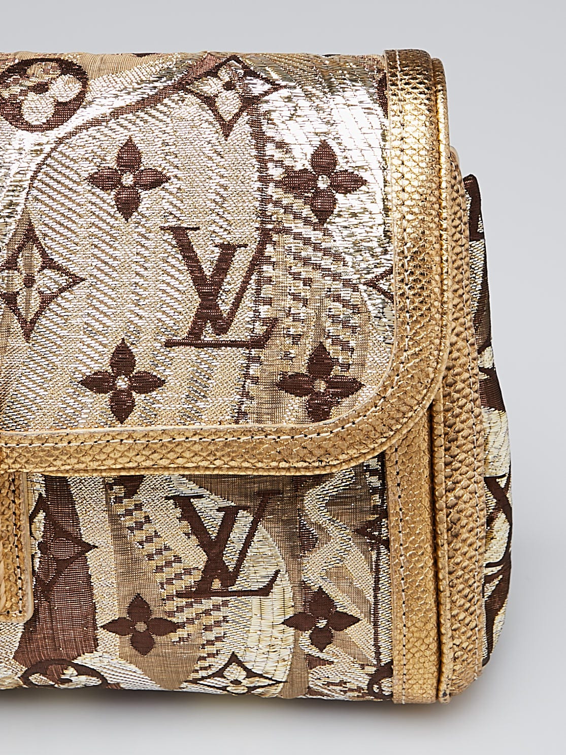 LOUIS VUITTON - A Monogram Mythology