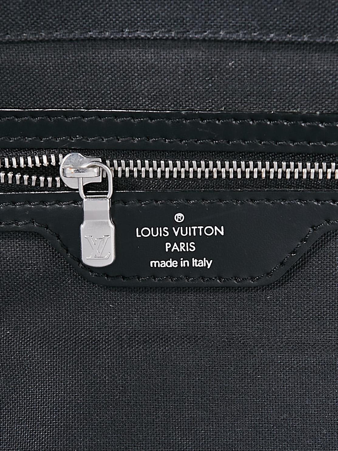 Louis Vuitton, Bags, Louis Vuitton Taiga Dersou Messenger Grn Sp99 Firm  On Price