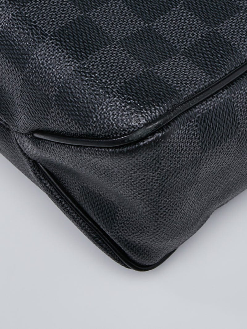 Louis Vuitton Damier Graphite District MM Messenger Bag - Yoogi's