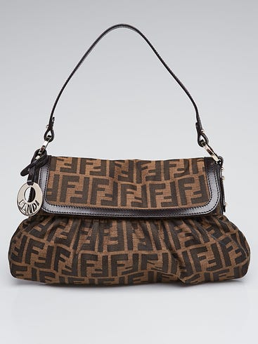 fendi zucca shoulder bag tobacco Baguette Maxi Flap THE CLOSET loved condition with signs of wear to exterior fabric lining Fendi Tobacco Zucca Canvas and