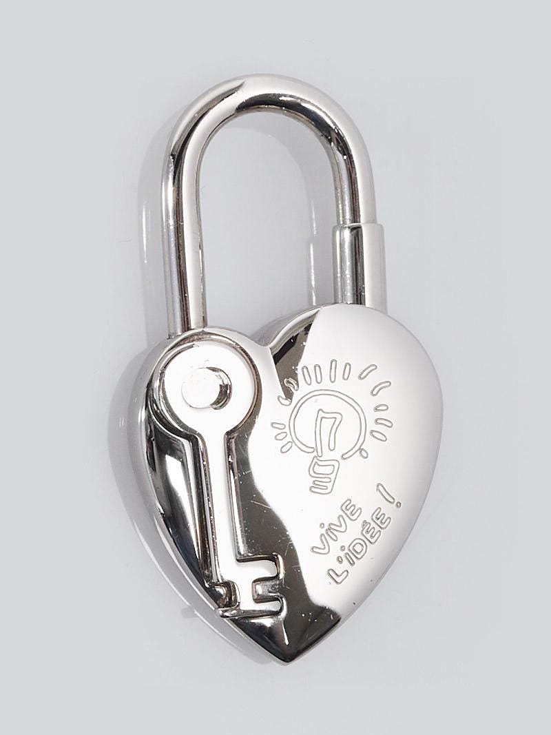 Hermes Palladium Plated 2004 Annee De La Fantaisie Heart Cadena