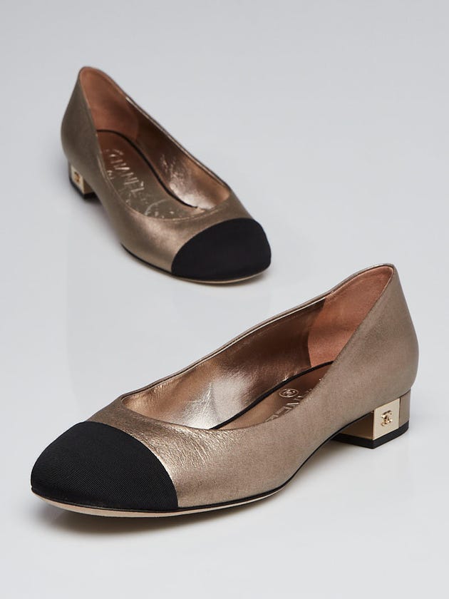 Chanel Gold/ Black Leather Cap-Toe CC Low-Heeled Pumps Size 5.5/36