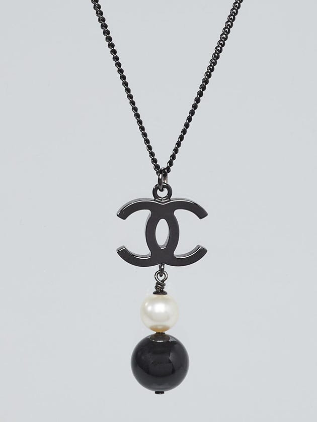 Chanel Blacktone Metal CC Pearl Pendant Domino Long Necklace