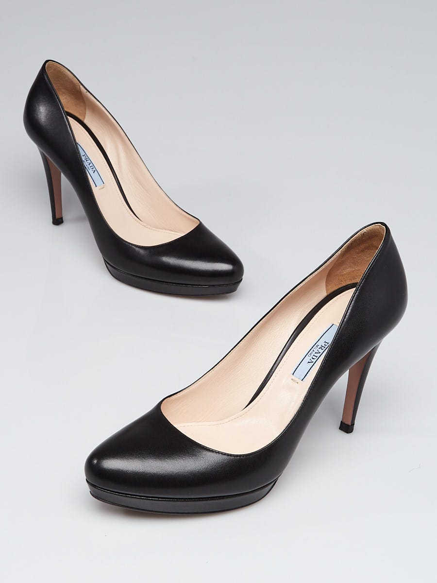 Prada - Authenticated Heel - Patent Leather Black Plain for Women, Very Good Condition