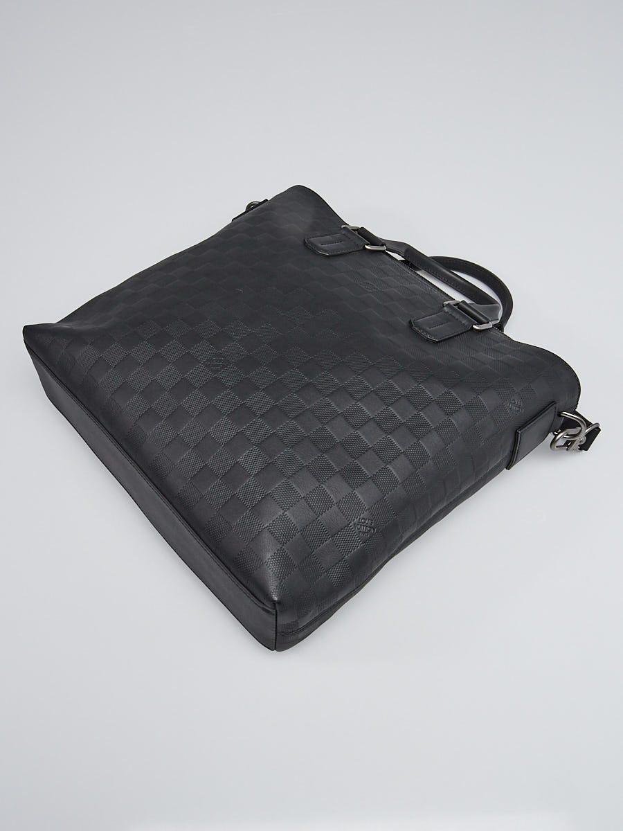 Louis Vuitton Black Damier Infini Leather District PM Messenger Bag -  Yoogi's Closet