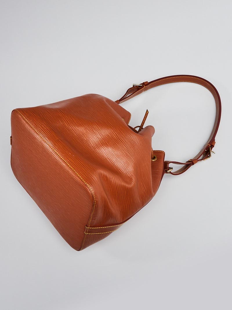 LOUIS VUITTON PETIT NOE Epi Cipango Gold Light Brown Shoulder Bag No.998