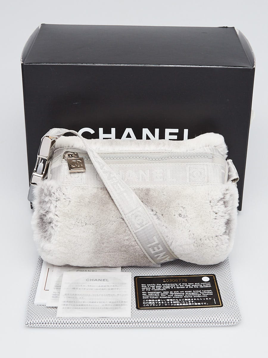 Travel bag Chanel Black in Polyester  25202881