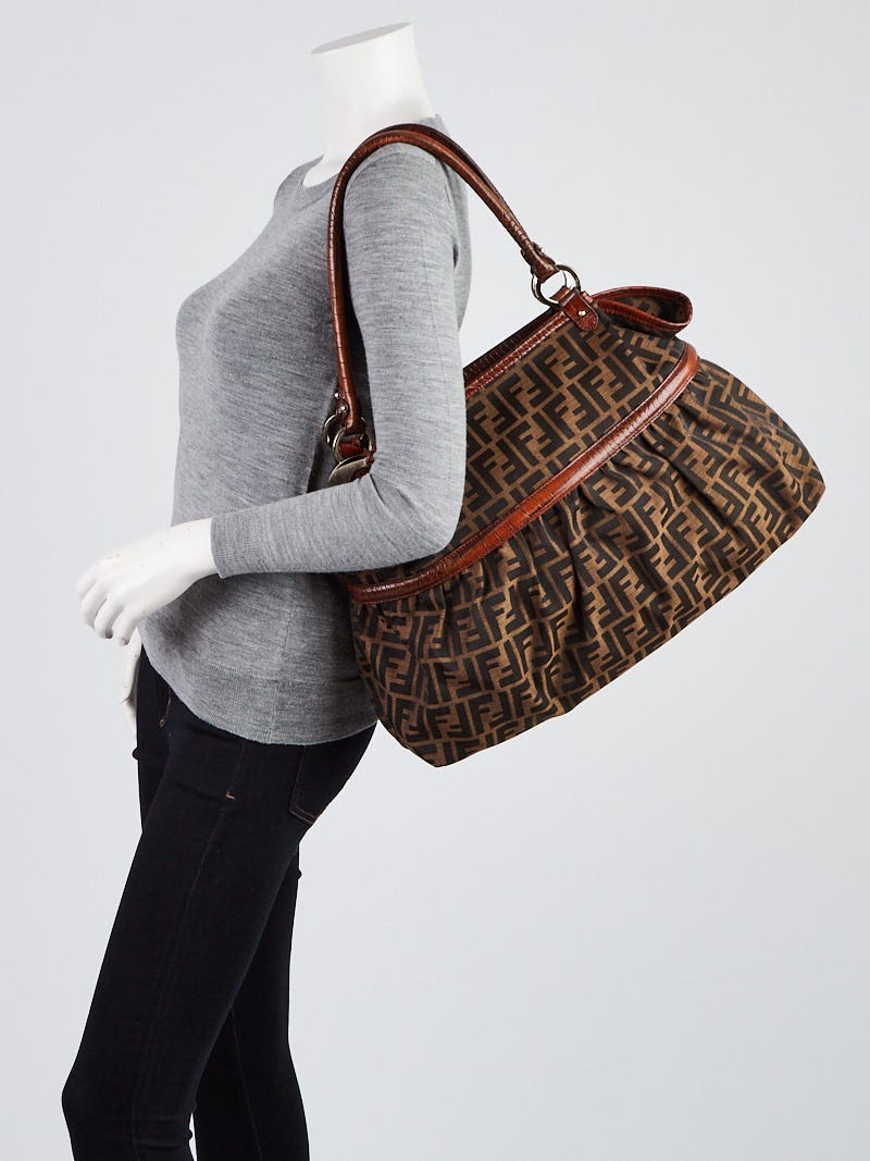 QQQエディ Fendi Tobacco Zucca Print Croc Embossed Leather Chef Large