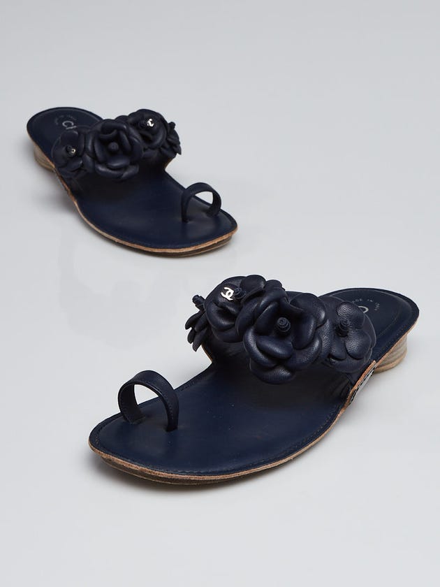 Chanel Dark Navy Blue Lambskin Leather Camellia Flower Flat Sandals Size 8.5/39