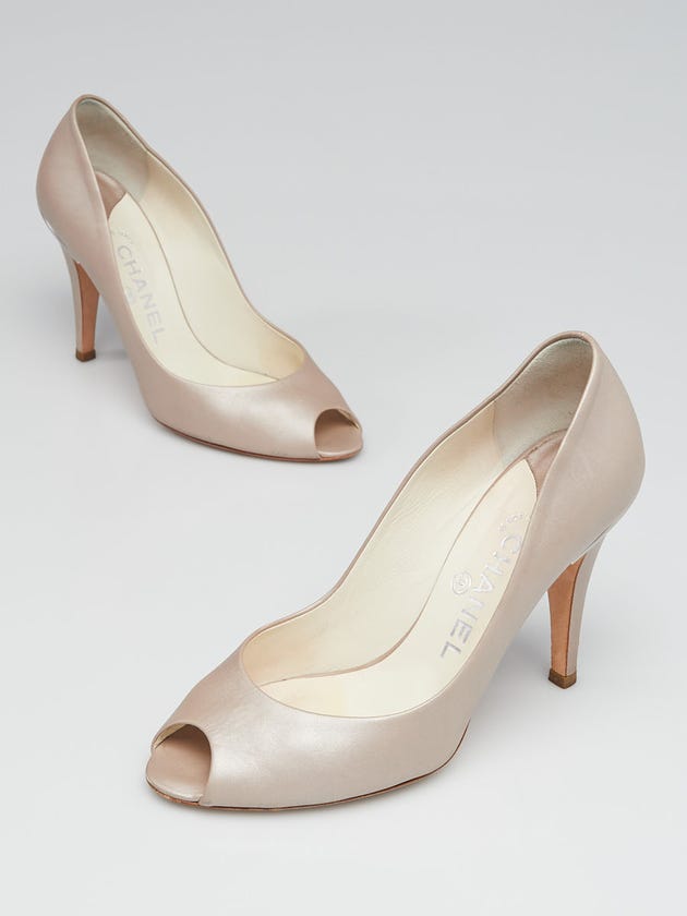 Chanel Beige Leather CC Peep Toe Pumps Size 7/37.5