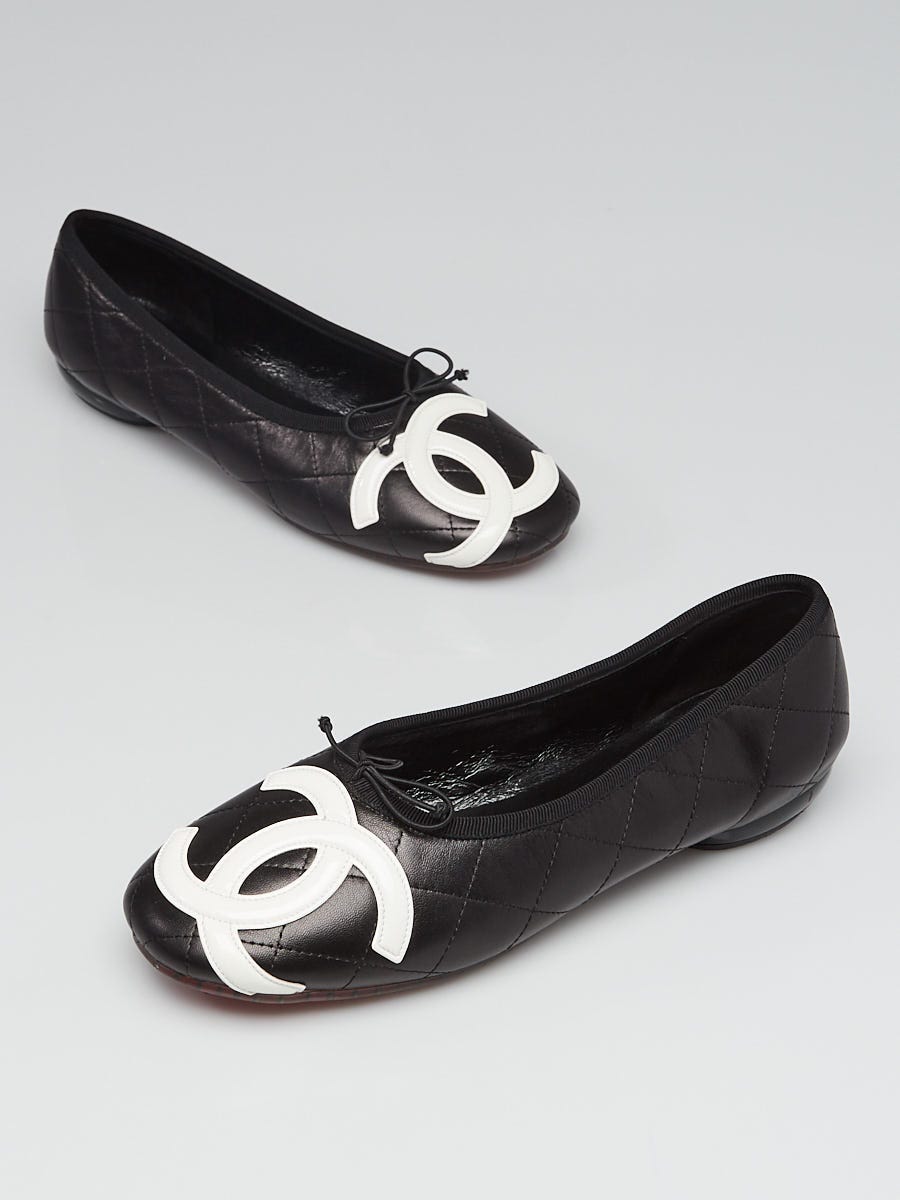 AUTH. VINTAGE CHANEL CAMBON QUILTED LEATHER FLATS SHOES BLACK/WHITE LOGO  39/8.5