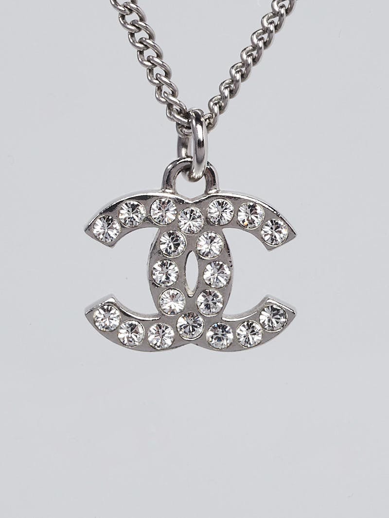 Chanel Silver Crystal 'CC' & Faux Pearl Necklace Q6JCEU28VB007 | WGACA