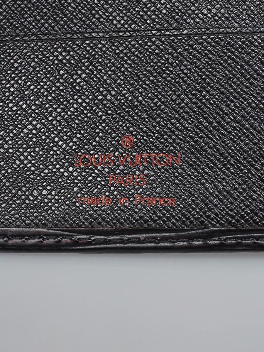 Black Louis Vuitton Passport Holder - HypedEffect