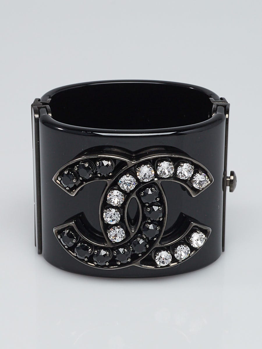 Antique & Vintage Jewelry Chanel White Acrylic Clamper Bangle - Bracelets -  Broken English Jewelry – Broken English Jewelry
