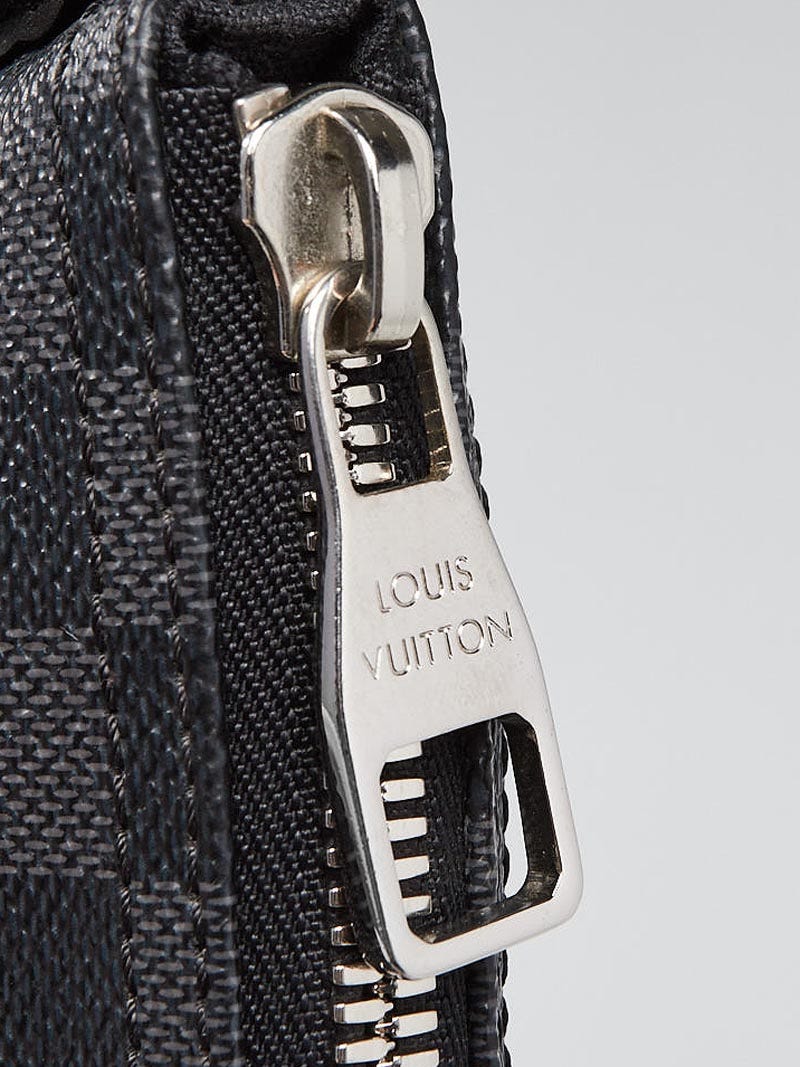 Louis Vuitton Damier Graphite Canvas Mick GM Messenger Bag - Yoogi's Closet