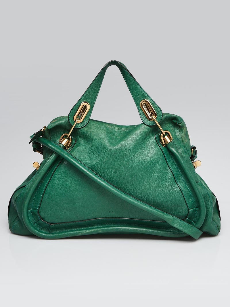 Bulgari Serpenti shoulder bag  Green bag outfit, Fashionista