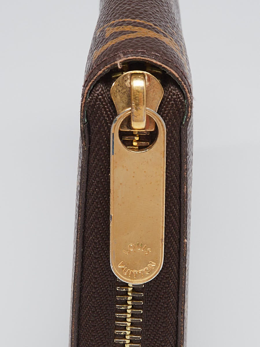 Louis Vuitton Limited Edition Monogram Canvas Illustre Zippy