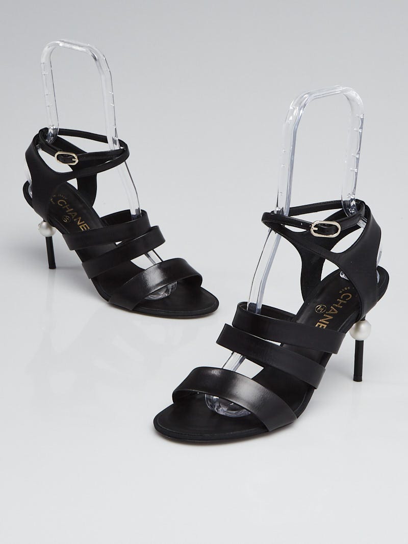 shilling evig kubiske Chanel Black Leather Strappy CC Pearl Sandals Size 10/40.5 - Yoogi's Closet