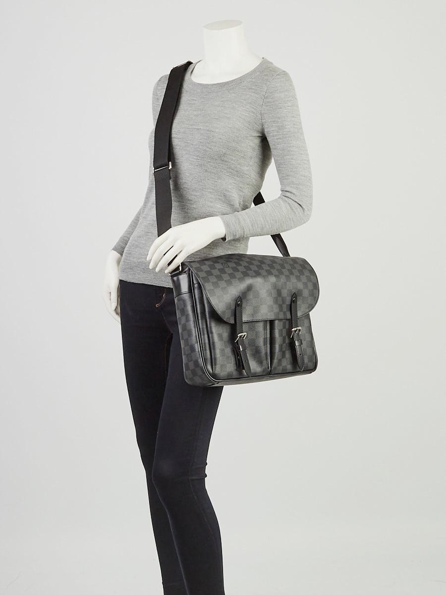 Louis Vuitton Christopher Messenger Bag Damier Graphite Black 154038292