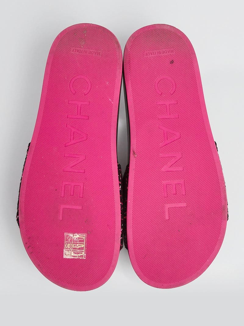 Chanel 2025 pink slides