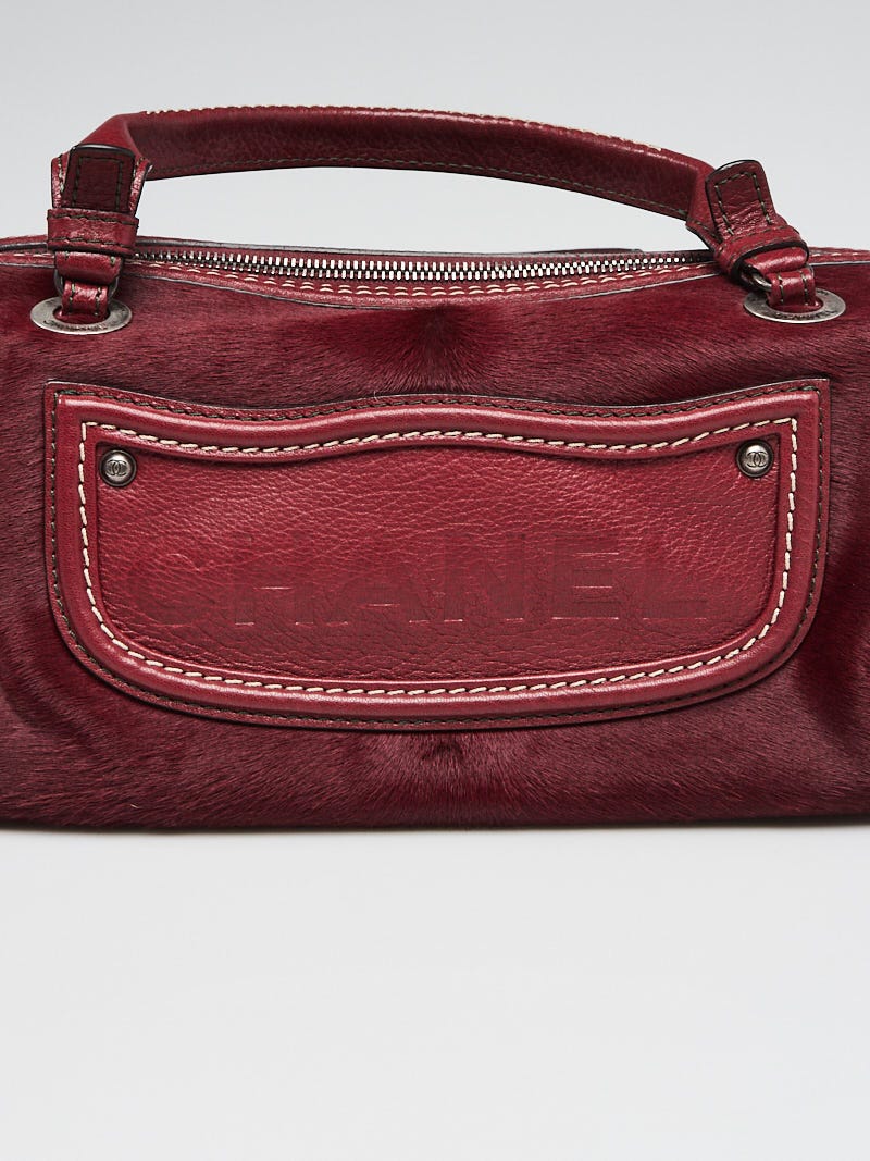 CHANEL バーガンディ ファー バッグ Chanel 25 ラージ ハンドバッグ、グレインド カーフスキン、バー