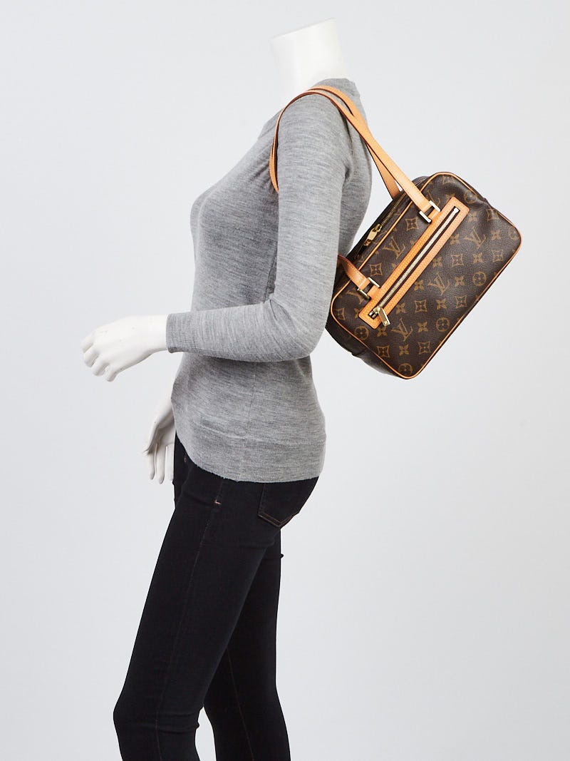 Louis Vuitton 2002 pre-owned Cite MM Shoulder Bag - Farfetch