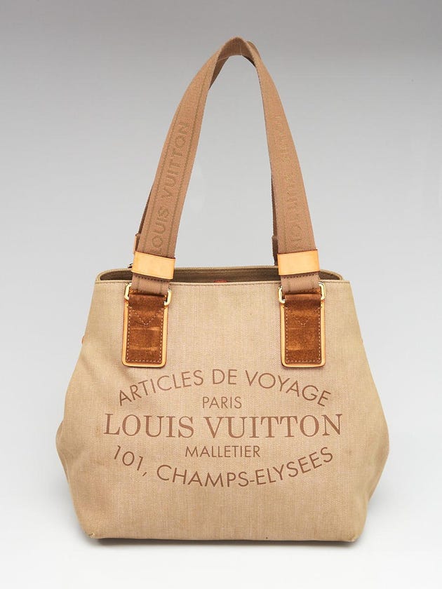 Lot - A Louis Vuitton Pochette Voyage MM travel pouch
