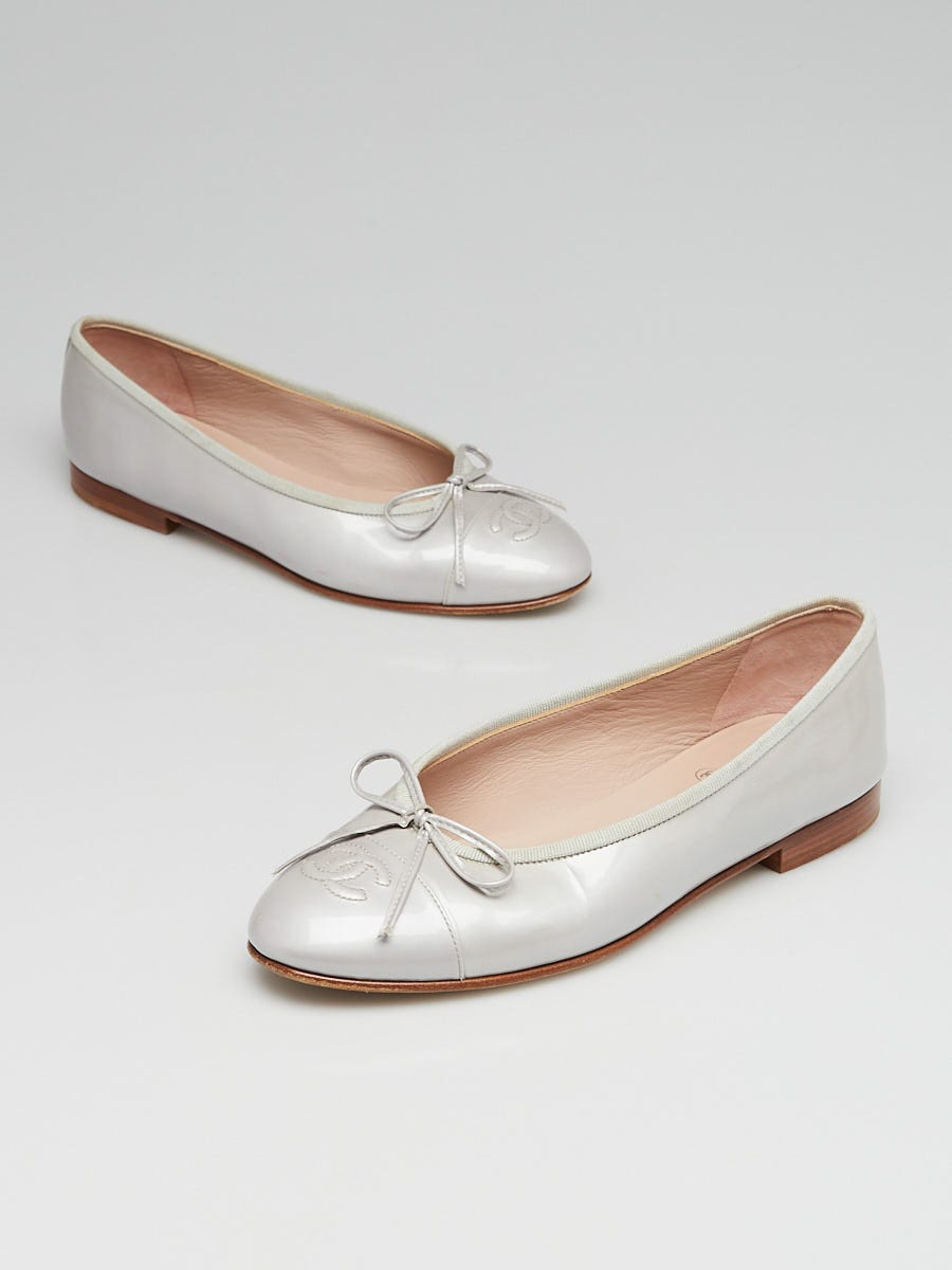 Chanel Silver Patent Leather CC Cap Toe Ballet Flats Size 6.5/37