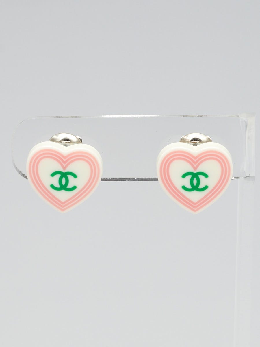 Chanel - Authenticated Chanel Earrings - Plastic White for Women, Very Good Condition