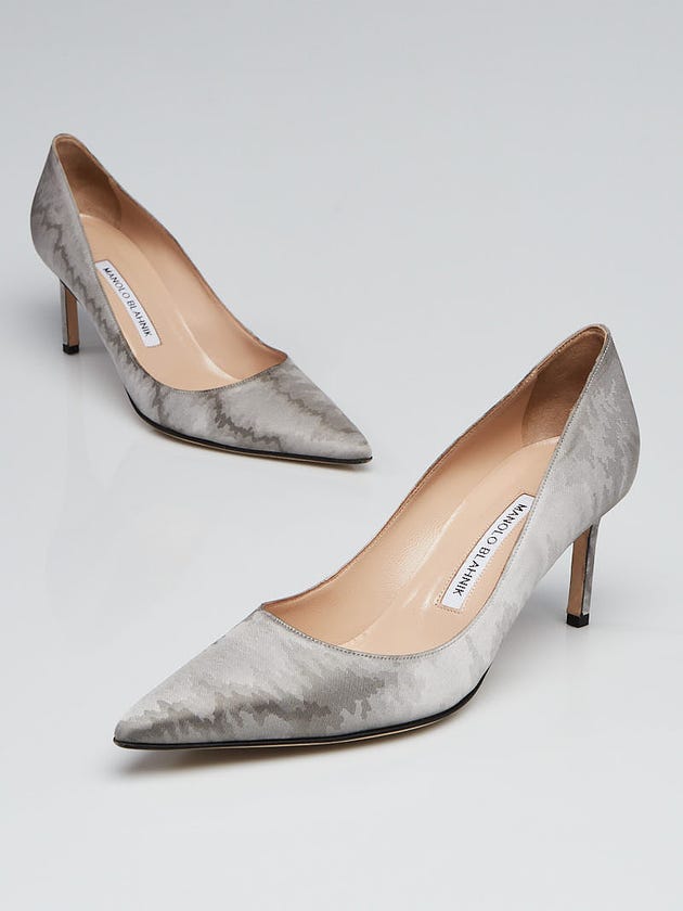 Manolo Blahnik Silver Fabric Pointed Toe Pumps Size 7.5/38