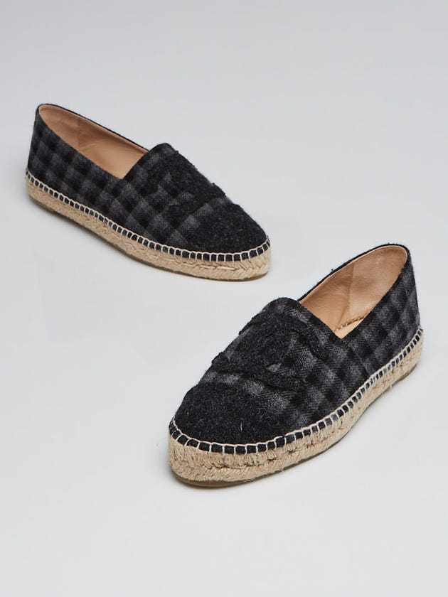 Chanel Grey/Black Tweed Cap Toe CC Espadrille Flats Size 10.5/41