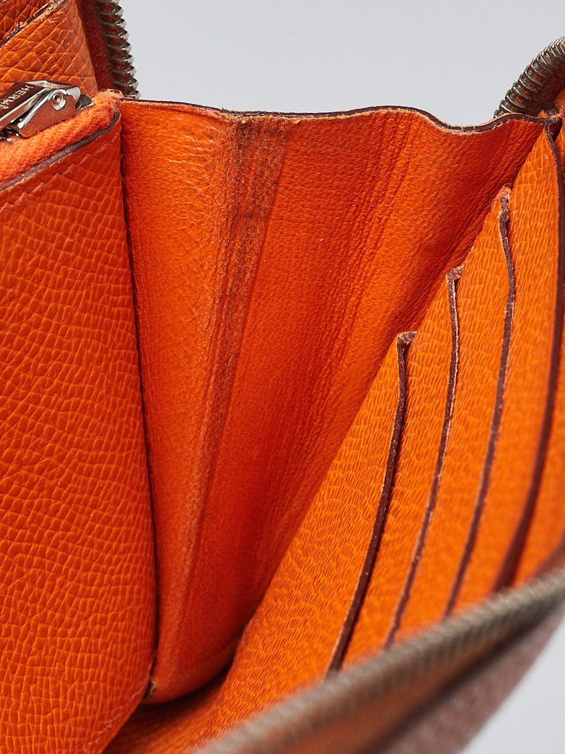 Hermès Orange Epsom Kelly Pochette with Gold Hardware For Sale at