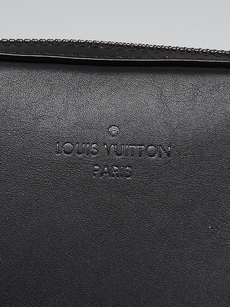 LOUIS VUITTON Blue Leather Damier Infini District Pochette Bag – Sui  Generis Designer Consignment