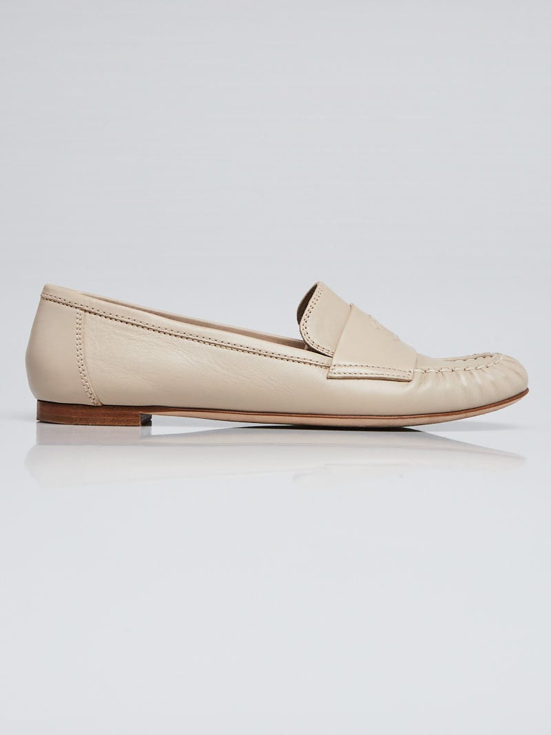 Louis Vuitton White/Brown Leather Moccasin Loafers Size 8.5/39 - Yoogi's  Closet