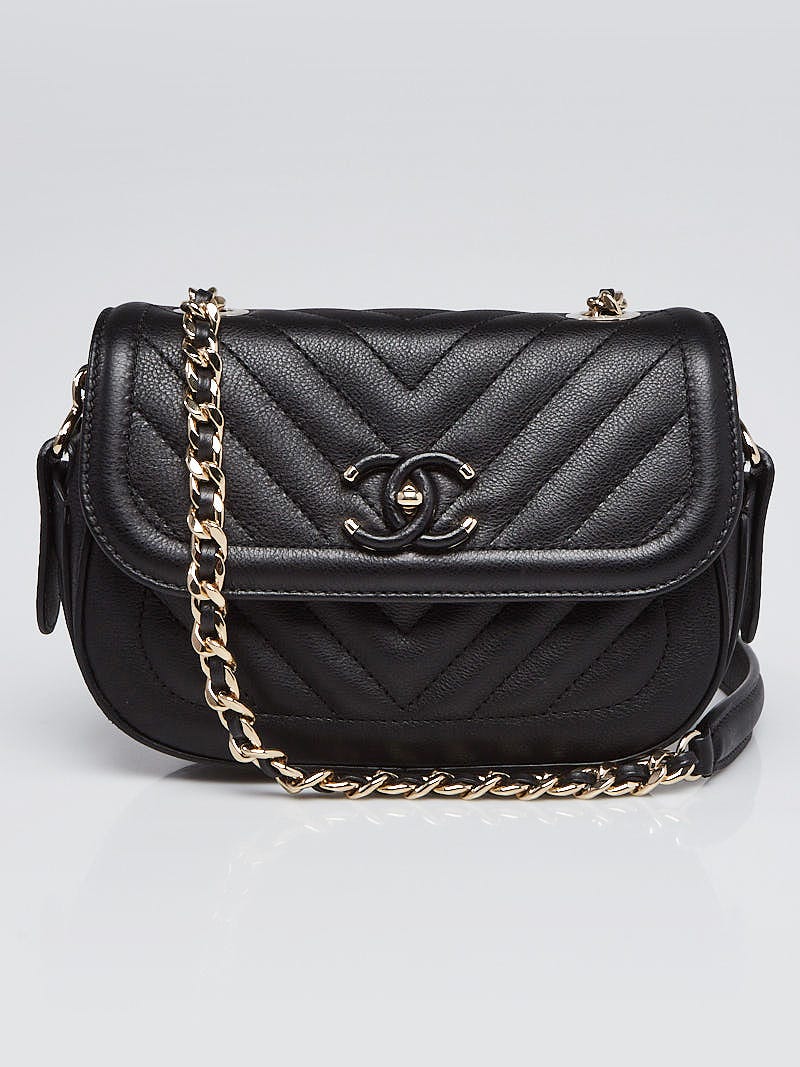 Auth Chanel Wrinkled Lamb Skin Leather Chevron Quilted Surpique