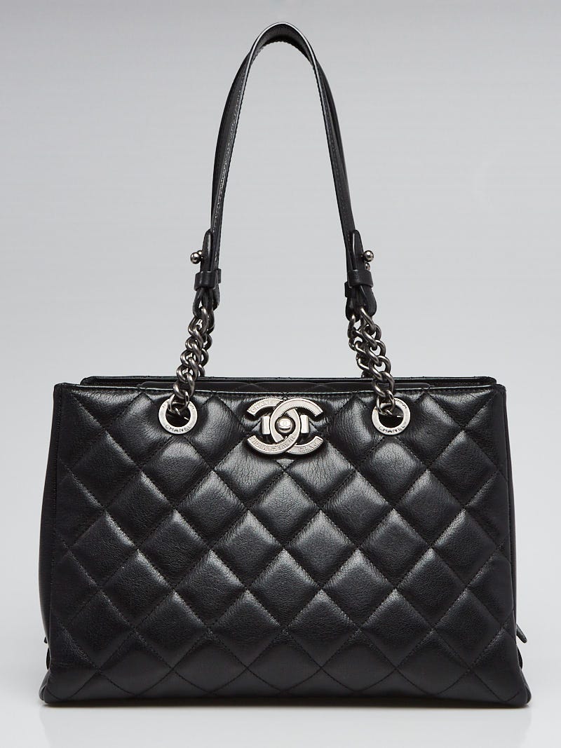 Chanel 1989-1991 Vintage Black Camera Bag w/Tassel at 1stDibs