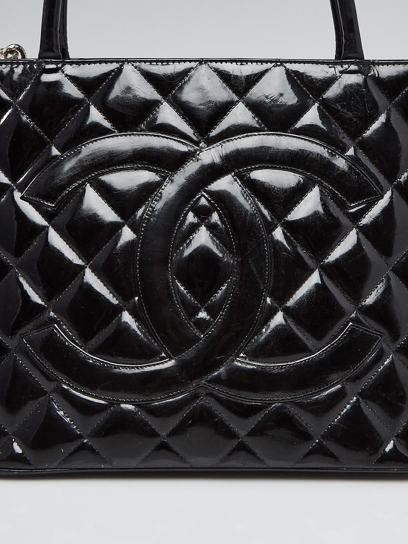 Chanel Black Quilted Patent CC Medallion Zip Tote Bag 23cc830s For