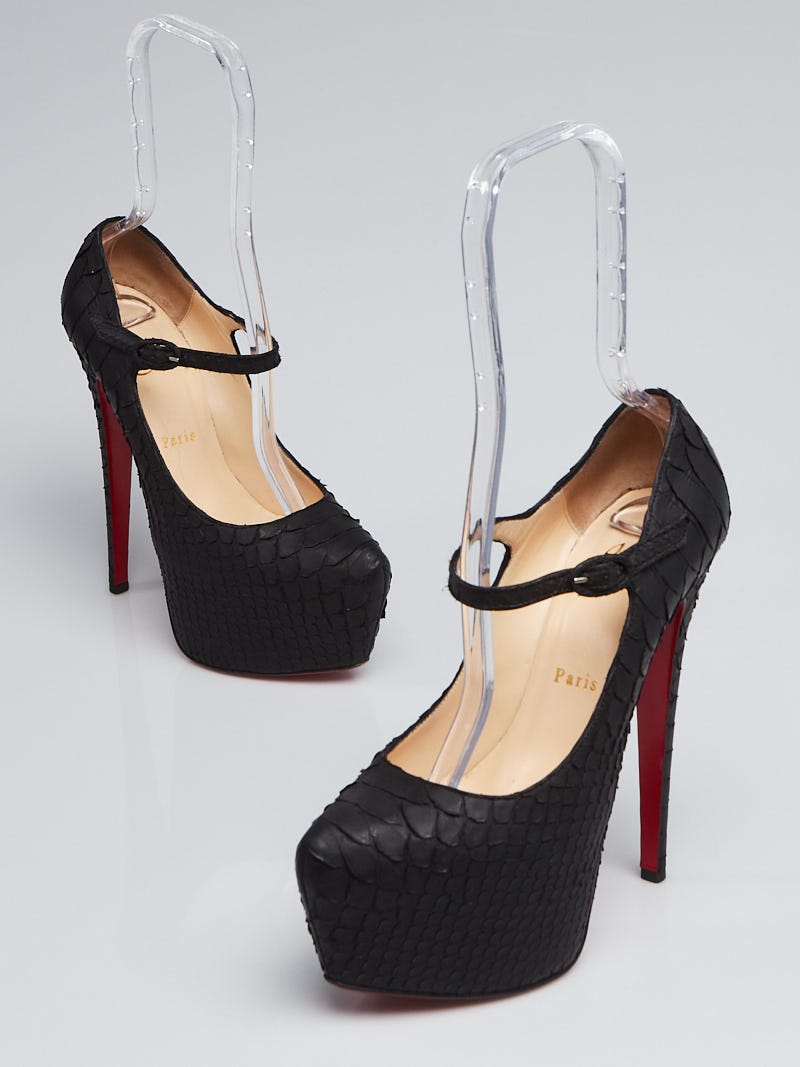 Christian Louboutin Mesh Crystal Pumps Size 38.5 Us (8.5 Us) – KMK Luxury  Consignment