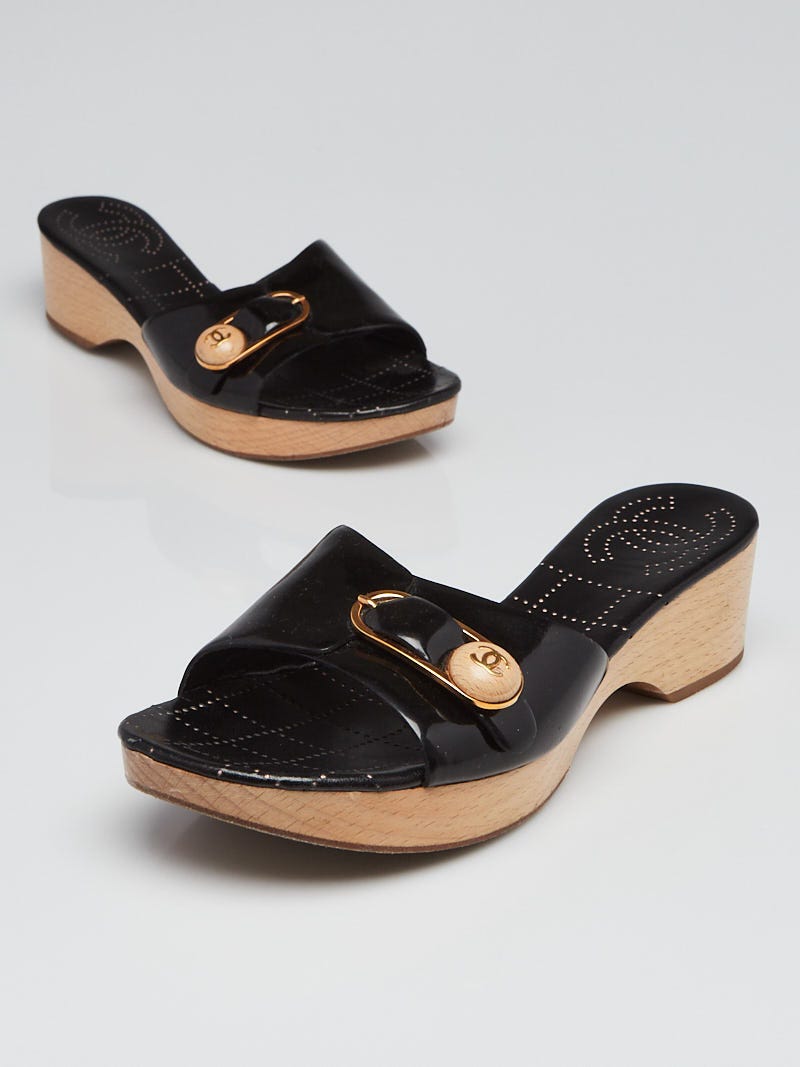 Chanel Black Glossed Leather Slide Mules Size 8/38.5 - Yoogi's Closet