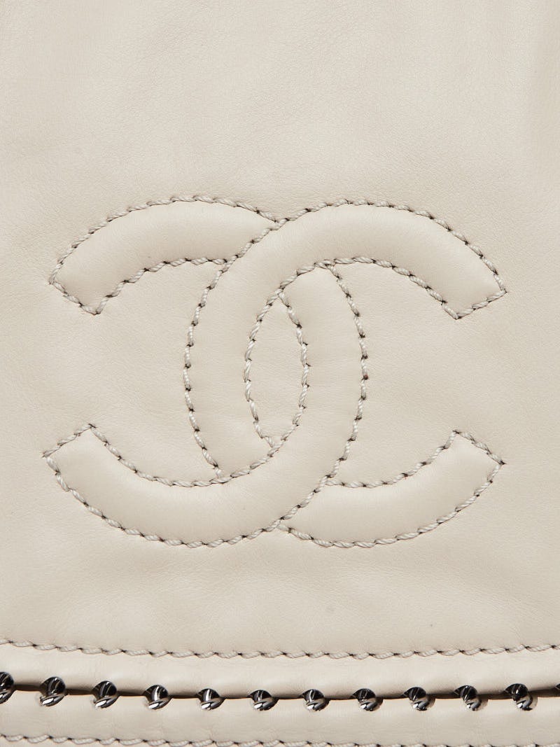Chanel Dark White Smooth Leather Luxe Ligne Accordion Flap Bag - Yoogi's  Closet