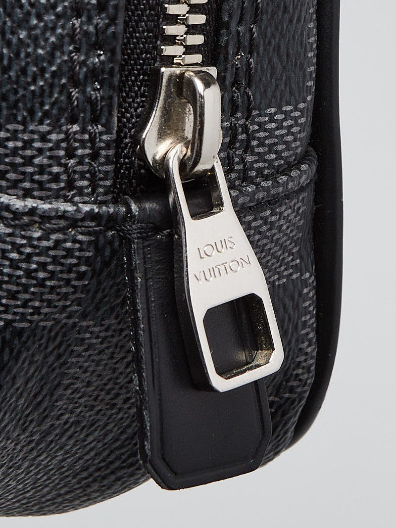 Louis Vuitton Damier Graphite Toiletry Pouch PM in Black Coated Canvas  Cloth ref.946945 - Joli Closet