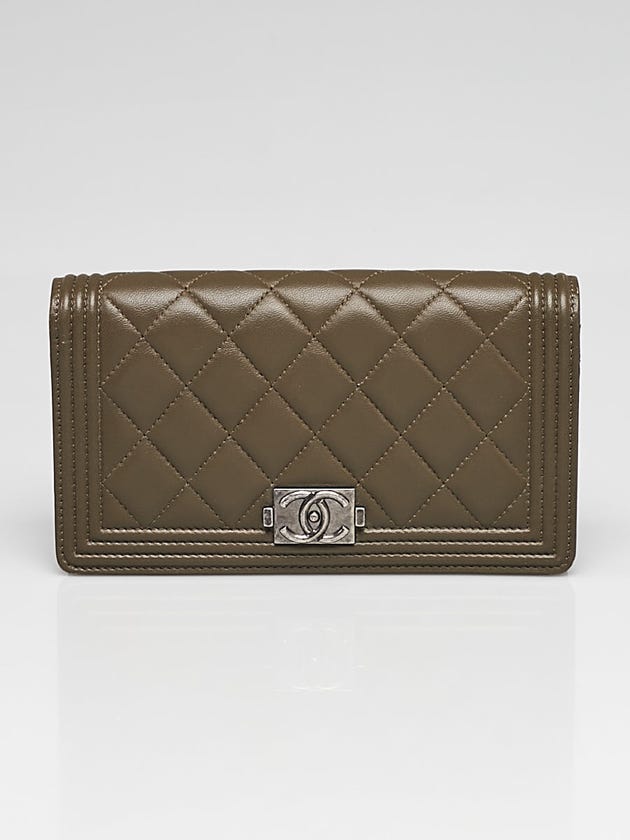 Chanel Olive Green Quilted Lambskin Leather Boy L Yen Wallet