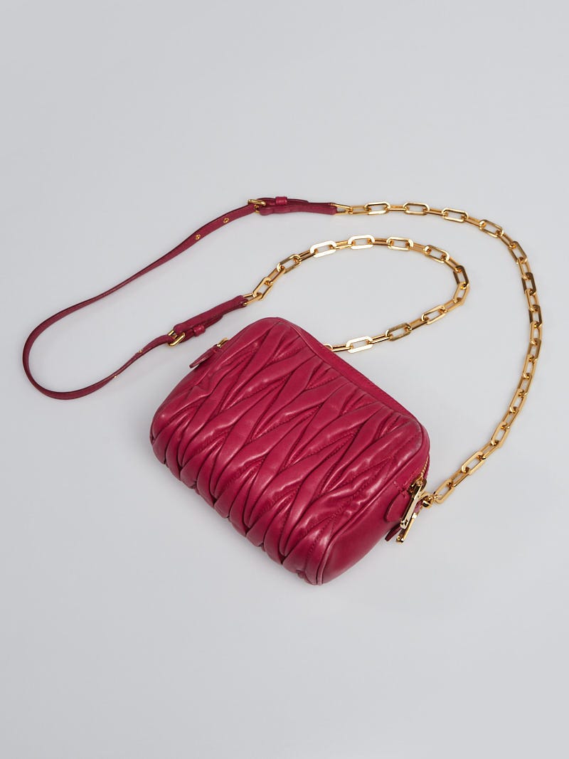 Miu Miu Fuchsia Matelasse Leather Chain Pochette Mini Bag Miu Miu Fuchsia Matelasse Leather Chain Pochette Mini Bag
